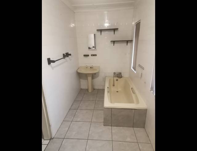 2 bed property to rent in SELCOURT
